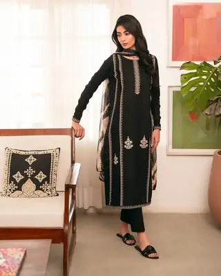 Women's Stitched Black Linen Suit with Embroidered Pattern - 3 Pcs thumbnail 4