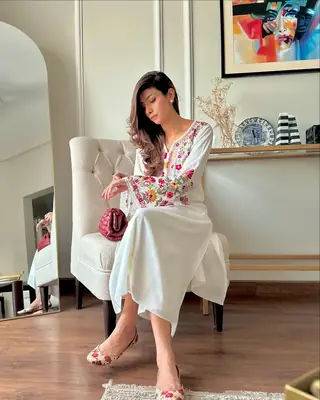 Women's Embroidered Shirt And Trouser Set - 2 Pcs 