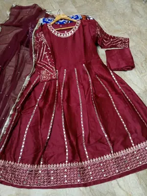 Women's Heavy Embroidered Silk Maxi 3 Piece Suit with Mirror Work, Pearl Lace Chiffon Dupatta & Trouser – Pakistani Party Wear Dress thumbnail 4