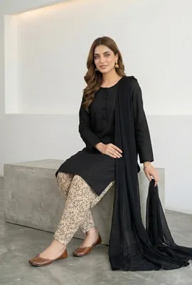 3Pcs Women's Stitched Arabic Lawn Block Printed Suit thumbnail 4
