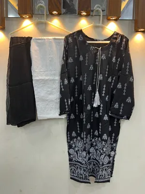 3Pcs Women's Stitched Arabic Lawn Block Printed Suit thumbnail 3
