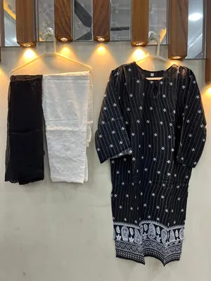 3Pcs Women's Stitched Arabic Lawn Block Printed Suit thumbnail 3