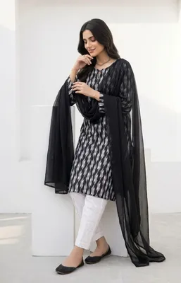 3Pcs Women's Stitched Arabic Lawn Block Printed Suit thumbnail 2