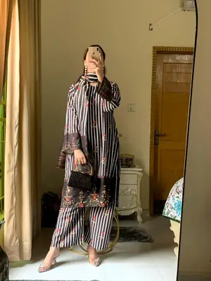3 Pcs Women's Stitched Grip Silk Printed Suit (SIMRAN)