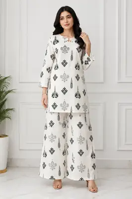 2 Pcs Women's Stitched Cotton Lawn Printed Co-Ord Set (Bangali)
