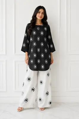 2 Pcs Women's Stitched Cotton Lawn Printed Co-Ord Set Sooraj Print