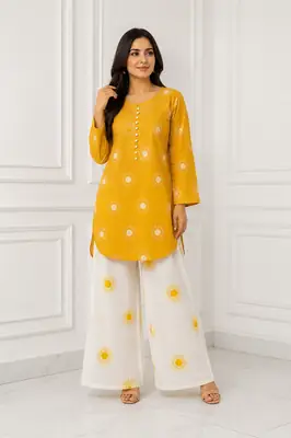 2 Pcs Women's Stitched Cotton Lawn Printed Co-Ord Set Sooraj Print