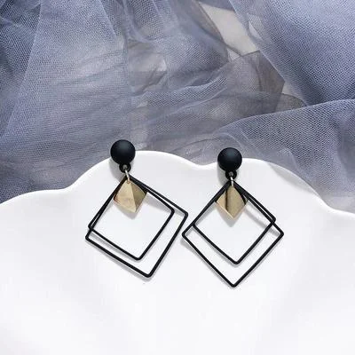 Square Earrings Black Gold Lightweight Eid Gifting thumbnail 4