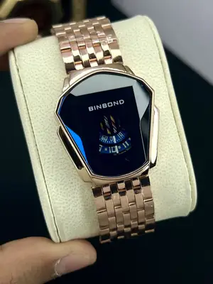 Women's Chic Everyday Design That Upgrades Any Outfit Watch 1 thumbnail 5