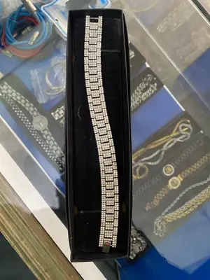 Luxury Iced-Out Zircon Bracelet for Men & Women – Premium Gold/Silver Plated Adjustable Bracelet thumbnail 4