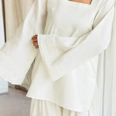 3 Pcs Women's Stitched Cotton Lawn Embroidered Suit thumbnail 3