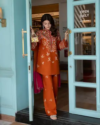 Rust Royal 3 Pcs Women's Stitched Linen Embroidered Suit thumbnail 2