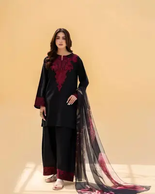 Mahnoor 3 Pcs Women's Stitched Linen Embroidered Suit
