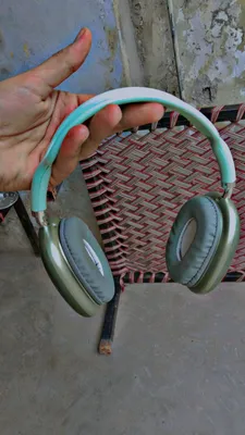 Green Bluetooth Headphones 5.3 | Long-Lasting Battery & Super Bass thumbnail 3