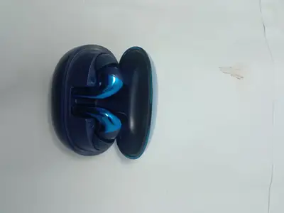 Blue Long-Lasting Battery With Fast Charge 4 Earbuds thumbnail 6