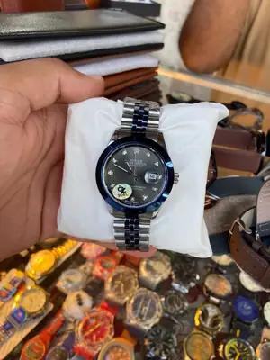 Men's Modern Stylish Look Watch thumbnail 3