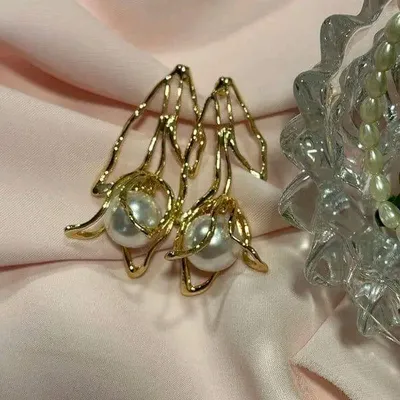 Best Friend Design Gold Plated Artificial Stones Earrings thumbnail 3