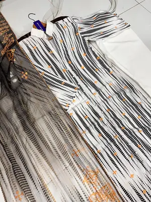 Stylish Printed Lawn Suit for Women - 2 Pcs Shirt and Trouser Set thumbnail 6