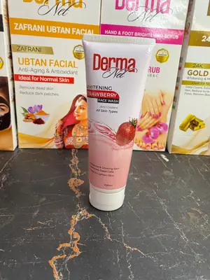 Revitalize Your Skin with Our 100ml Whitening & Brightening Face Wash - Dead Skin Remover (Set Of 1) thumbnail 4