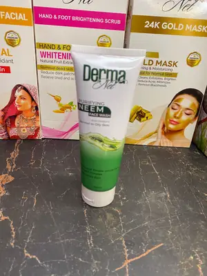 Revitalize Your Skin with Our 100ml Whitening & Brightening Face Wash - Dead Skin Remover (Set Of 1) thumbnail 6