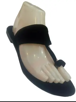 Women's Velvet Formal Kolhapuri Chappal thumbnail 2