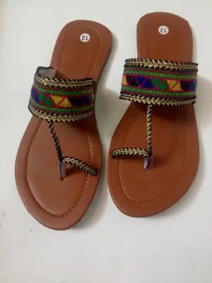 Women's Synthetic Leather Casual Kolhapuri Chappal thumbnail 3