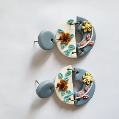 Stylish 2 Layered Dangling Earrings with Resin Plating - 2 Pcs in Green