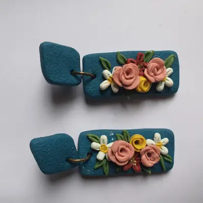 Stylish 2 Layered Dangling Earrings with Resin Plating - 2 Pcs in Green