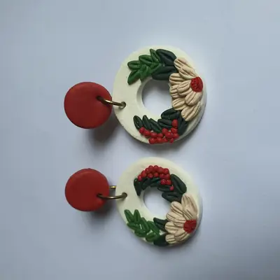 Stylish 2 Layered Dangling Earrings with Resin Plating - 2 Pcs in Green