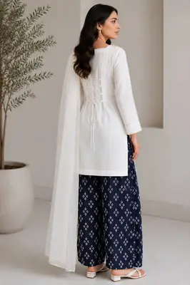 3 Pcs Women's Stitched Cotton Lawn Printed Suit thumbnail 2