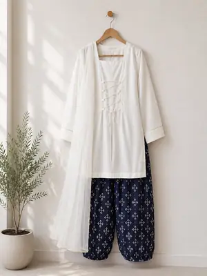 3 Pcs Women's Stitched Cotton Lawn Printed Suit thumbnail 4