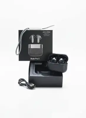 Black Noise-Cancelling Earbuds 05 Earbuds