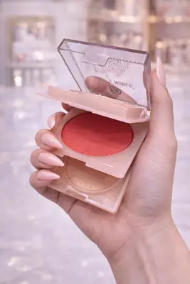 Glowy Makeup Kit