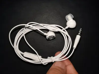 Clear Voice Wired Earphones White thumbnail 4