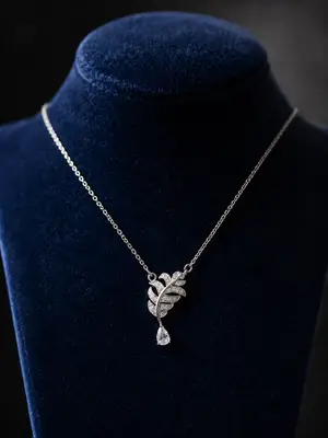 Leaf Design Silver Plated Zircon Necklace thumbnail 2