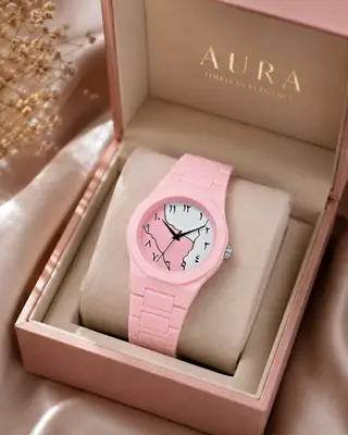 Women's Chic Everyday Design That Upgrades Any Outfit Watch 1 thumbnail 2