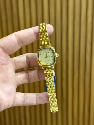 Elegant Ladies Watch