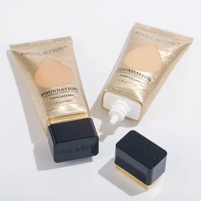 High Coverage Foundation thumbnail 3