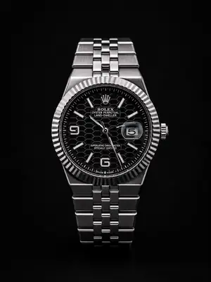 Men's Modern Stylish Look Watch thumbnail 3