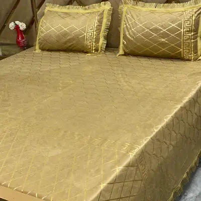 3 Pcs Velvet Printed Double Bedsheet