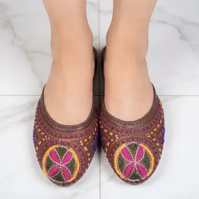Stylish Women's Embroidered Thread Work Khussa - Multicolor (1 Pcs)