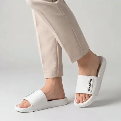 Premium White Slides – Clean Style, Ultimate Comfort Shoes