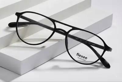 Premium Matte Black Eyewear Frame thumbnail 2