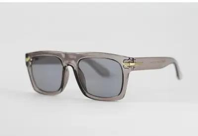 Elegant UV Protectant Sunglasses Sunglasses thumbnail 7