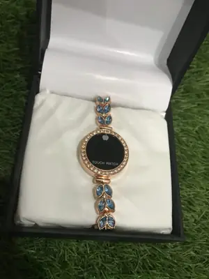Women's Chic Everyday Design That Upgrades Any Outfit Watch 1 thumbnail 3