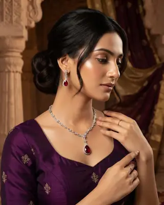 Modern Design Silver Plated Zircon Necklace Set