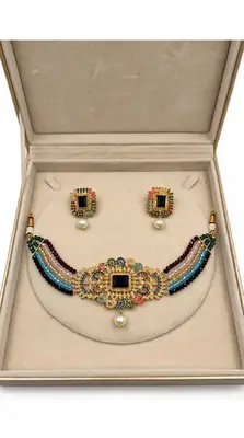 Modern Design Gold Plated Multicolored Choker Set