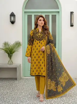 3 Pcs Women's Unstitched Printed Suit