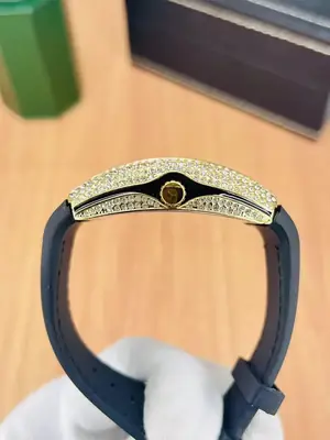 Diamond Stone Men's Luxury Fashion Watch, (Working Date & Premium Textured Strap) thumbnail 3