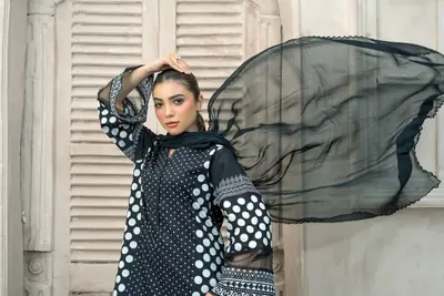 3 Pcs Women's Unstitched Printed Suit